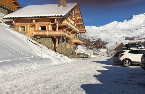 Montgellafrey Ski Chalet | YAKUSH CHALET NEAR CENTER 12 PEOPLE