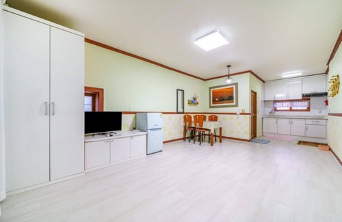 Sokcho House | Yangyang Seorakdaemunteo Pension