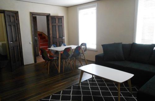 Parnu House | Yellow Center Holiday Home