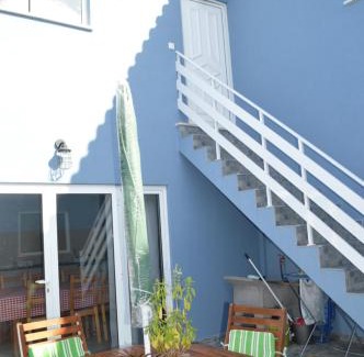 Barra House | Yellow Door