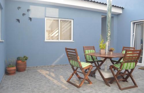 Barra House | Yellow Door