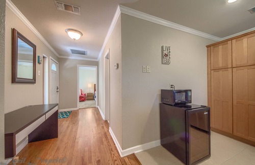 Canyon Lake House | Yellow Rose Cl 2459 1 Bedroom Home by RedAwning