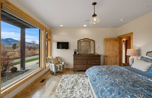 Livingston House | Yellowstone Manor:Livingston