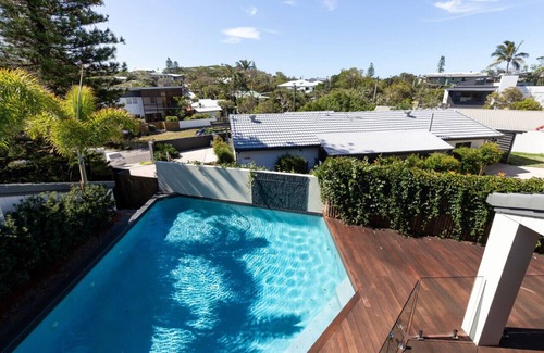 Yaroomba Apartment | Yerranya pet-friendly beach home w pool