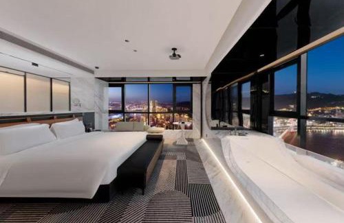 Yuzhong Hotel | Yian High-altitude River View Hotel Cloud Eye Branch