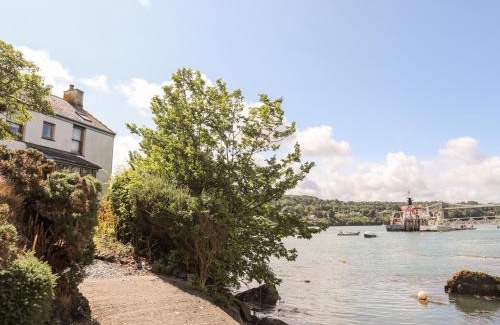 Bangor House | Ynys Faelog Cottage