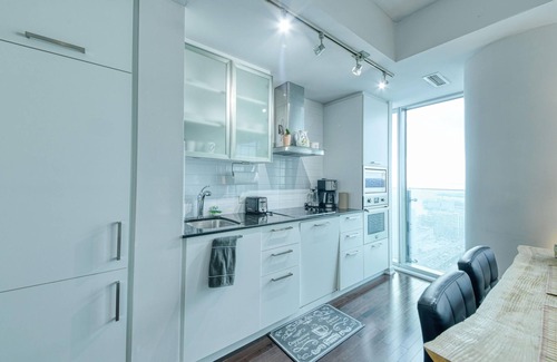 Toronto Entertainment District Apartment | York Horizon Suites