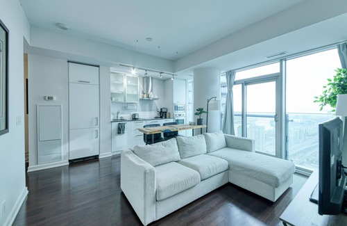 Toronto Entertainment District Apartment | York Horizon Suites