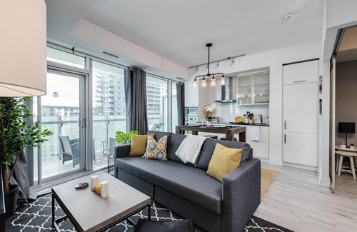 Toronto Entertainment District Apartment | York Horizon Suites
