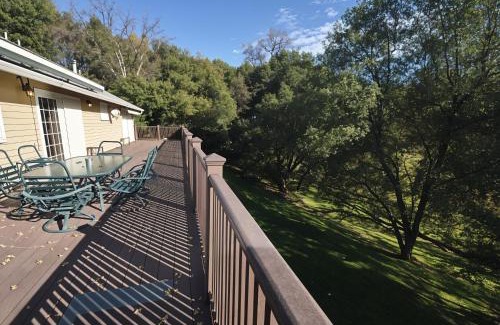Groveland House | Yosemite Villa - Only 0,3 Miles from Lake Lodge Beach and Playground
