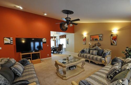 Groveland House | Yosemite Villa - Only 0,3 Miles from Lake Lodge Beach and Playground