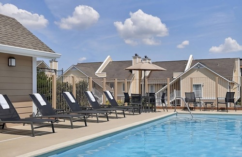 Gunter Afs Resort | You Found it! Free Parking, Onsite Pool, Tennis Court!
