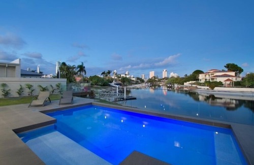 Broadbeach Waters House | You will have a sublime experience staying at this property!