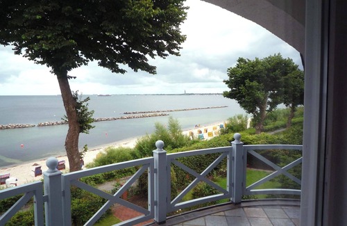 Schilksee House | Your Baltic Sea beach villa right on the cliffs - the beach on your doorstep
