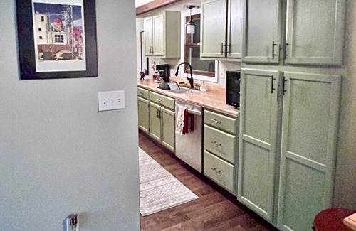 Ellettsville Cottage | Your charming 3-bedroom cottage retreat awaits! 10min to IU Stadium!