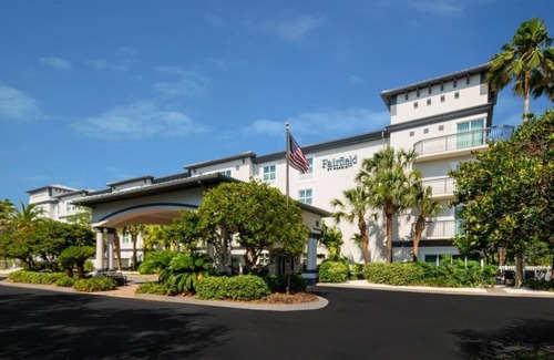 Indian Bayou House | Your Coastal Escape in a Sunny Room with Beach Vibes & Pool Access