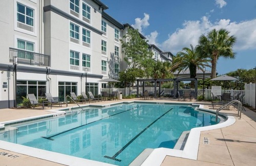 Indian Bayou House | Your Coastal Escape in a Sunny Room with Beach Vibes & Pool Access