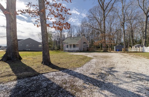 Lewes Cottage | Your cozy and quiet cottage retreat.
