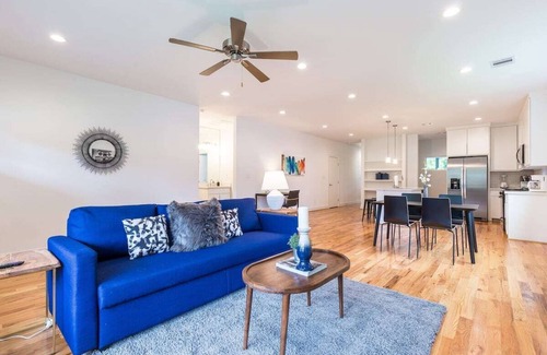 Lawndale/ Wayside House | Your Cozy Bungalows! Sleeps 18/9BR/6BA/12PA