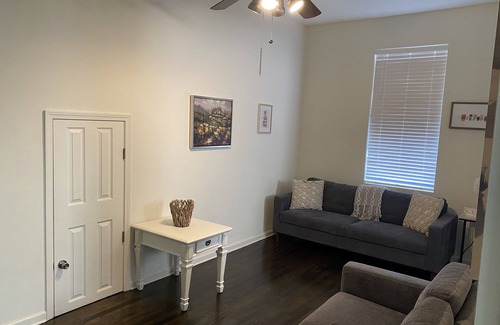 Tulane - Gravier Apartment | Your Cozy home away from home !
