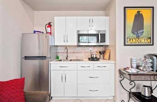 Paradise Valley Village Cottage | Your Cozy Place, Pool Work & Play, Scottsdale, Near Mayo Clinic