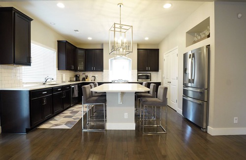 Green Valley Ranch House | Your Dream Gateway Near DIA. 5-bedroom house in awesome Denver with WiFi, AC