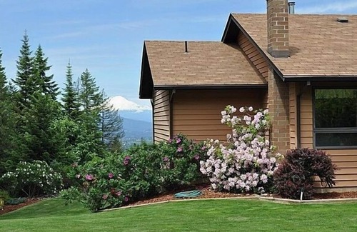 Hood River House | Your family will love staying here