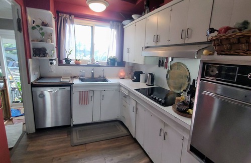 Sherman Oaks House | Your Gorgeous 1 Bedroom Suite Sherman Oaks Retreat!