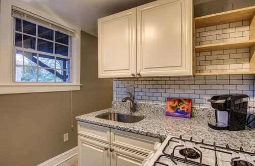 Midtown Apartment | YOUR HEART OF MIDTOWN FLAT!