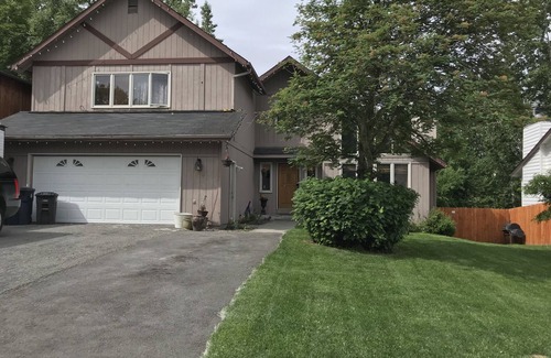 Northeast Anchorage House | Your Home Away From Home