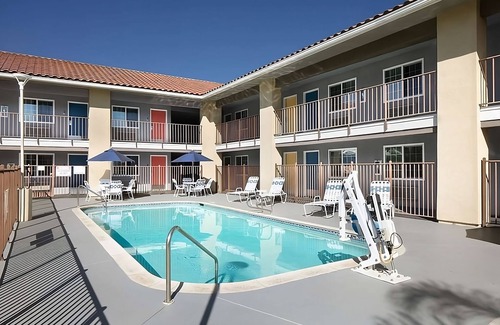Temecula Hotel | Your Home Away From Home! Free Parking Onsite, Hot Tub, Swimming Pool