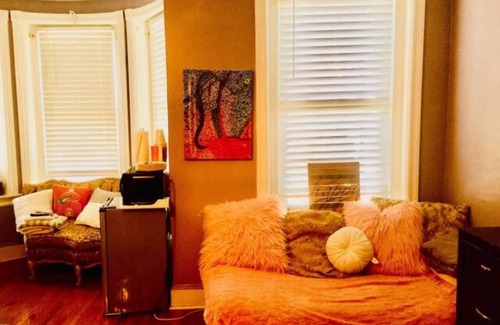 Bloomingdale House | Your home away from home in Bloomingdale, D.C. (Room C)