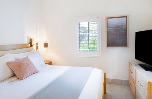 Islamorada Hotel | Your Islamorada Hideaway! Beachfront Accommodation - Onsite Pool, Parking