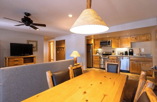 Olympic Valley Hotel | Your Mountain Hideaway! Free Parking, Outdoor Spa Tub, Full Kitchen!