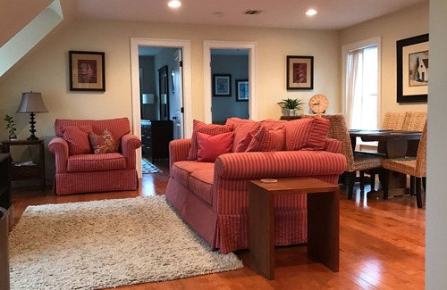 Roseland Cottage | Your Own Carriage House Close to NYC