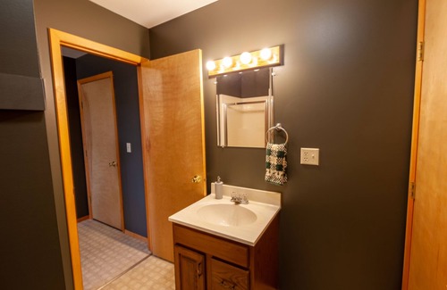 Republic Cabin | Your own private lake with lodge! Sleeps 24 people. Lots of parking.