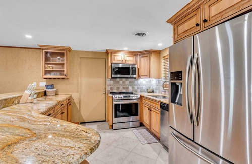 Gulf Gate Estates House | Your own slice of paradise 2 miles from Siesta Key