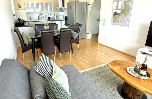 Hanhofen Apartment | Your Palatinate time-out - new with style, balcony and dream garden