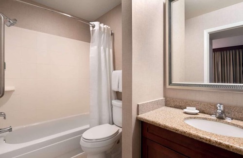 Tempe Hotel | Your Relaxing Getaway Awaits! 2 Convenient Units, Outdoor Pool, Free Breakfast