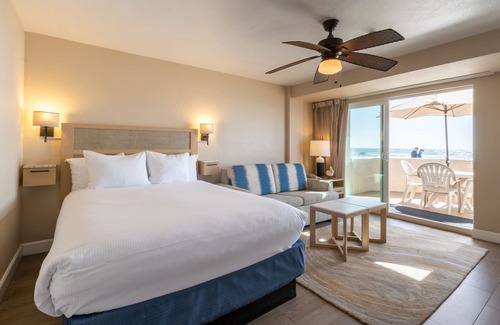 Townsite Hotel | Your Relaxing Getaway Awaits! Beachfront, Parking, Near California Surf Museum!