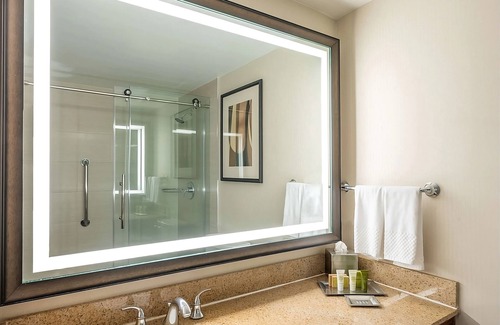 Alexandria West Hotel | Your Urban Getaway! 3 Relaxing Units, Indoor and Outdoor Pool, Pet-friendly!