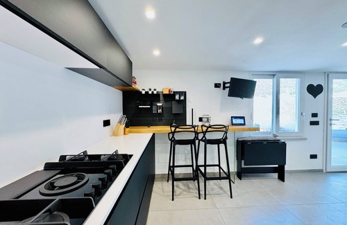 Meta Apartment | YourHome - AC Luxury House