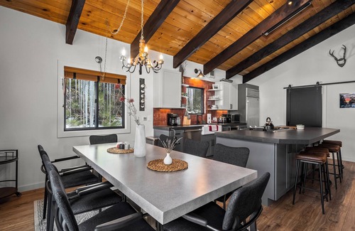 Incline Village House | Zaffiro - Cozy cabin retreat | Near Lake Tahoe