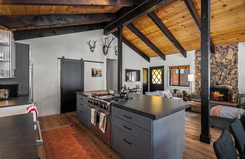 Incline Village House | Zaffiro - Cozy cabin retreat | Near Lake Tahoe