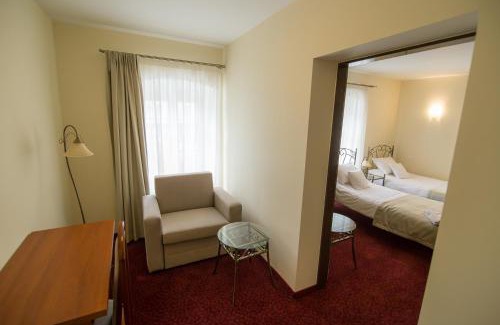 Raciborz Hotel | Zajazd Biskupi