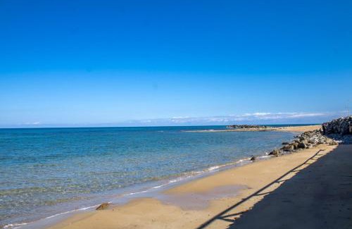 Kokkini Chani Apartment | Zen Beachfront Apartment