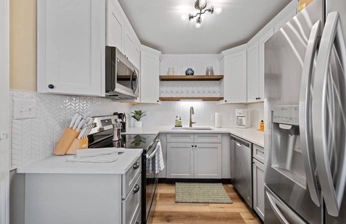 The Gate House | Zen Cottage w/Private Parking/ABODEbucks