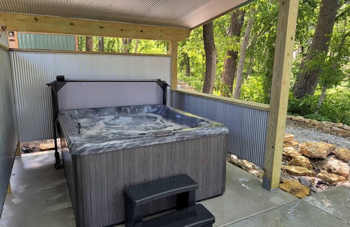 Ashland RV Rental | Zen Den - Canvas Tent | 1 Bed, 1 Bath