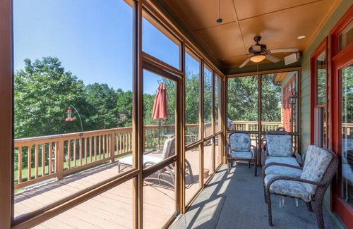 Whittier House | Zen Mountain - Spacious, Luxury Mountain Home with Stunning Views!