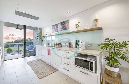 Darwin City Centre Condo | ZEN PENINSULA - 3 BR Waterfront Apt
